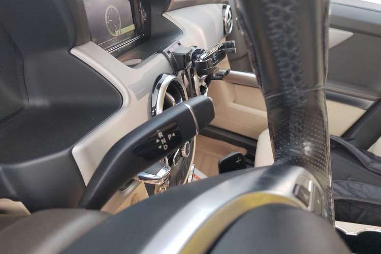 Used Mercedes-Benz GLK-Class 2015 GLK 260 4MATIC Fashion Edition Ultimate Version Gear Lever