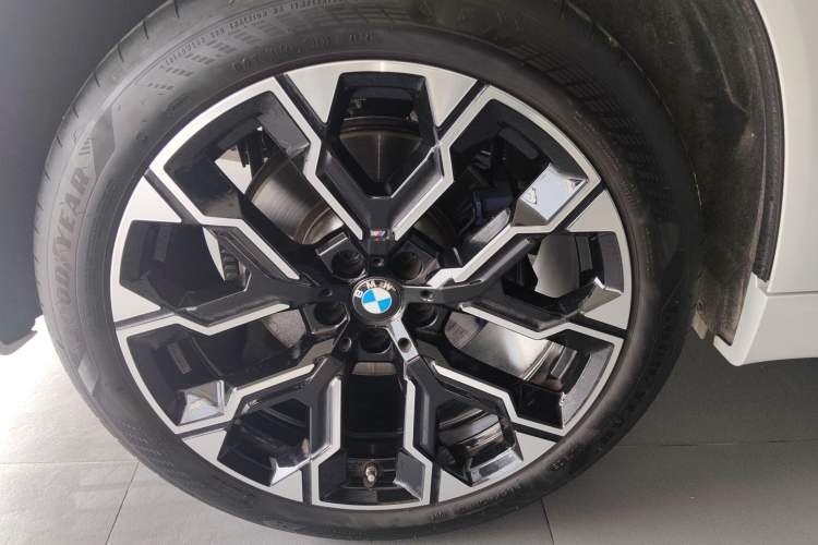 Used BMW X3 2025 xDrive30L Luxury Edition M Sport Package Right Rear Wheel Hub