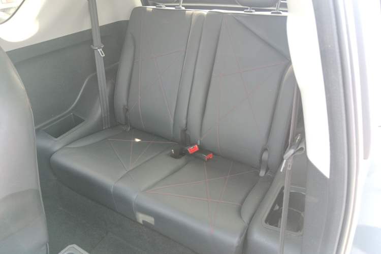 Used Chery QQ Little Ant 2022 Restyled Version Sweet Pink Edition Half-Sugar Version 30.6 kWh 30 kW 301 km Left Rear Seat