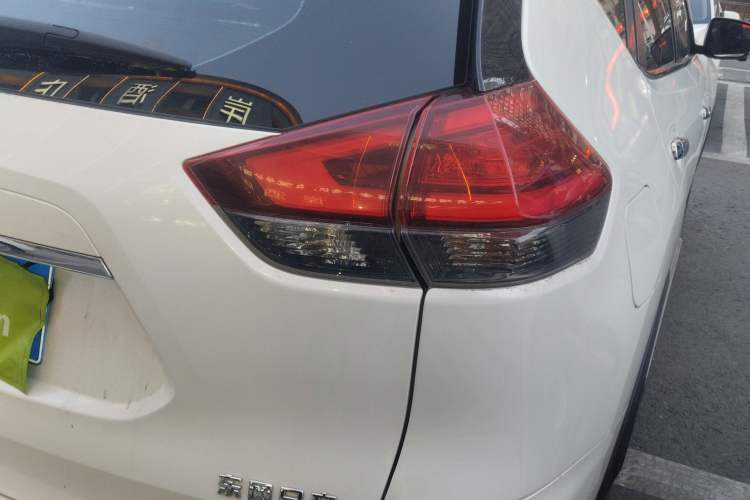 Used Nissan X-Trail 2017 2.0L CVT Comfort Edition 2WD Right Rear Taillight