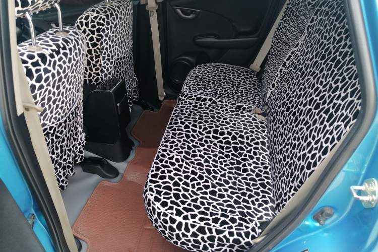 Used Honda Fit 2011 1.3L manual Comfort version
