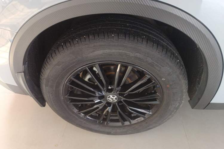 Used Venucia V 2023 260T Idol Edition Pro Right Rear Wheel Hub