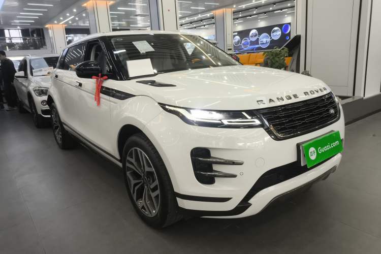 Used Land Rover Range Rover Evoque 2024 Aurora L 249 PS Prestige Light-Chasing Edition
