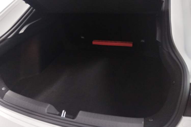 Used CHANGAN UNI-V 2024 1.5T Luxury Edition Trunk