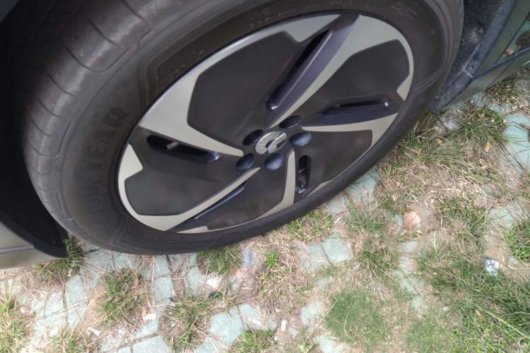 Used Nio ES6 2023 75 kWh Left Front Wheel Hub