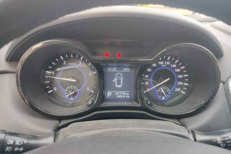 Used JMC Yusheng S350 2013 2.4T Automatic 2WD Diesel Luxury 7-Seater