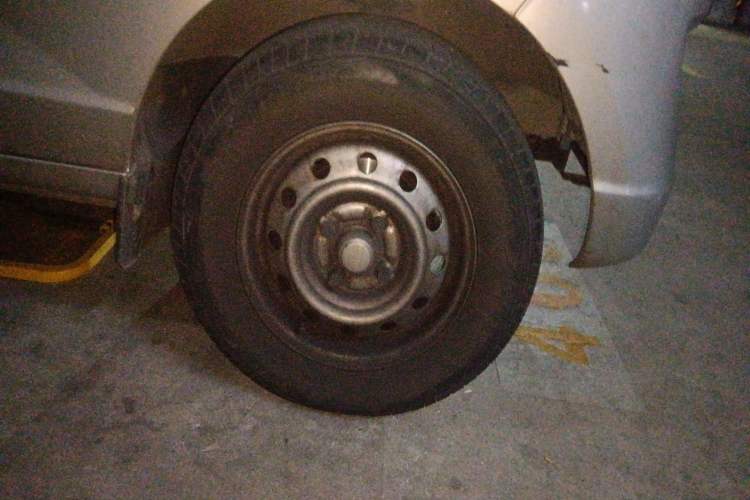 Used Wuling Rongguang S 2021 1.2L Base Model 5-Seater LSI Right Front Wheel Hub