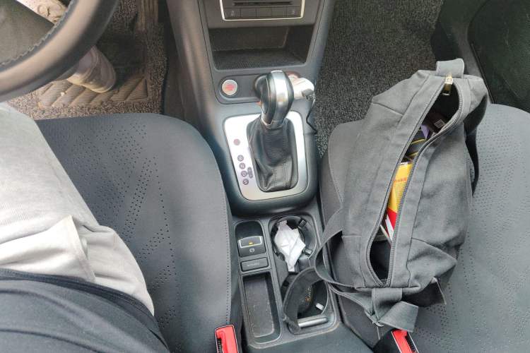 Used Volkswagen Tiguan 2015 1.8TSI Automatic Two-Wheel Drive Luxury Model Gear Lever