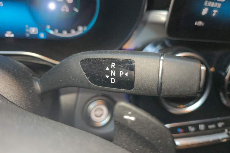 Used Mercedes-Benz GLC Coupe 2023 GLC 260 4MATIC Coupe SUV Gear Lever