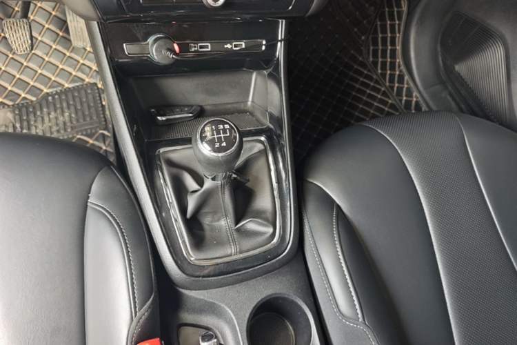Used Roewe i5 2019 1.5L Manual 4G Connectable Langhao Edition
