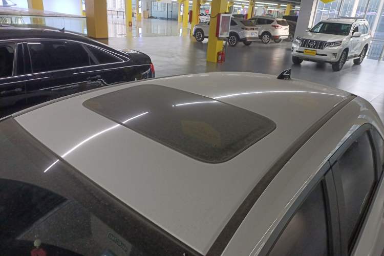 Used Honda Fit 2022 1.5L CVT Trendy Sunroof Edition Roof