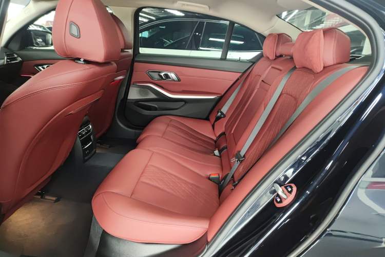 Used BMW i3 2025 eDrive 40 L Midnight Edition
