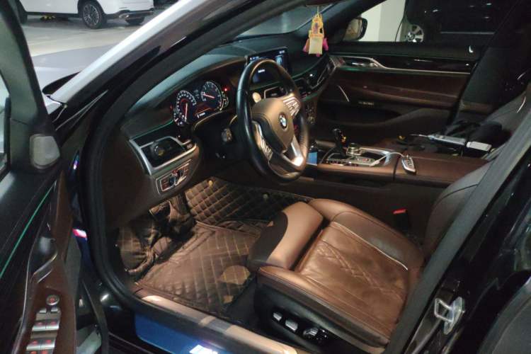 Used BMW 7 Series 2018 740Li M Sport Package Leading Model Left Front Seat