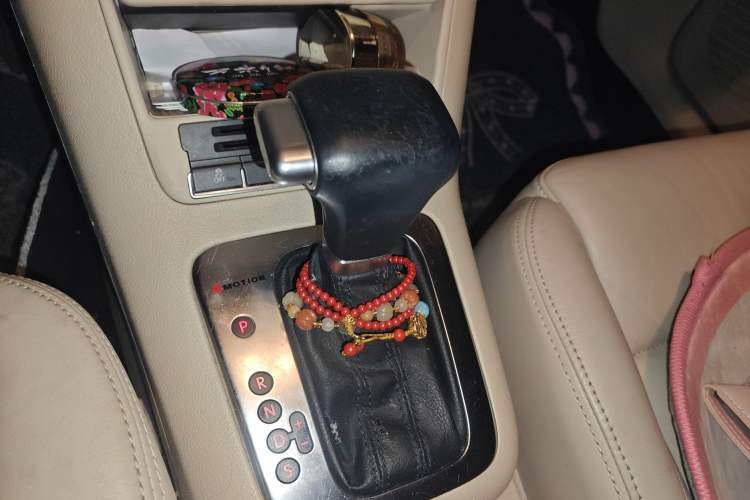 Used Volkswagen Tiguan 2010 1.8TSI Automatic All-Wheel-Drive Elite Edition Gear Lever