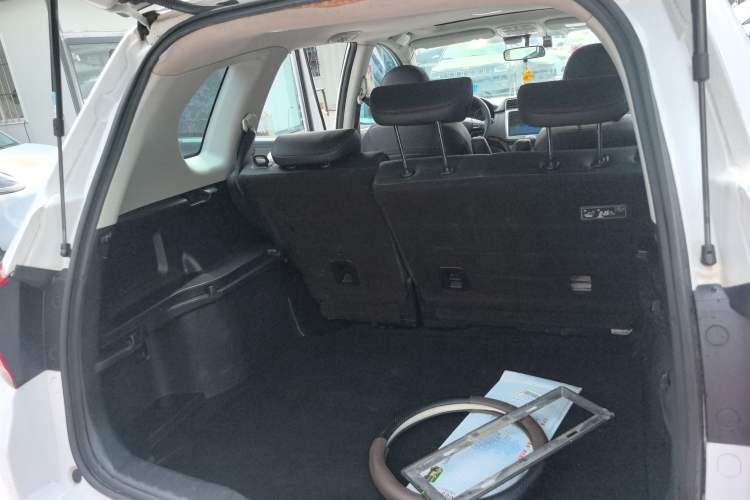 Used Haval H6 2014 Sport Version 1.5T Manual Two-Wheel Drive Elite Edition Trunk