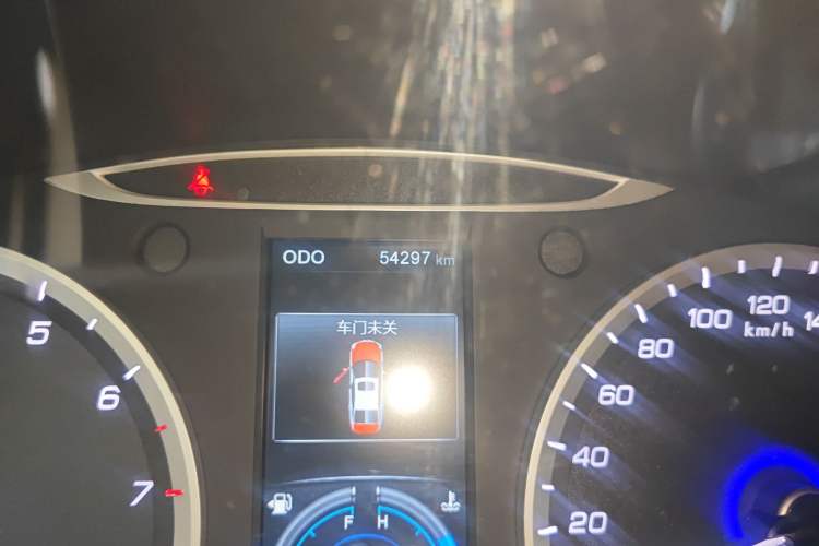 Used CHANGAN Raeton 2016 1.8T Automatic Smart Enjoyment Deluxe Model Odometer Close Up