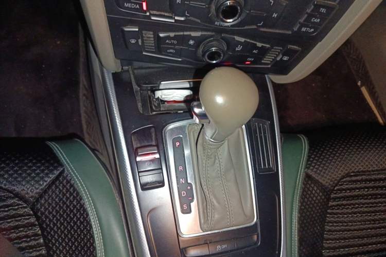 Used Audi A4L 2012 2.0 TFSI automatic standard version