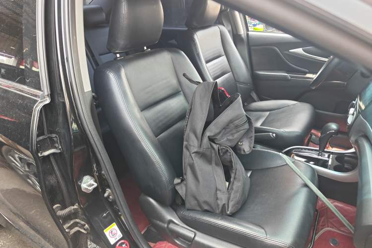 Used Honda Crider 2016 1.8L CVT Luxury Edition Right Front Seat