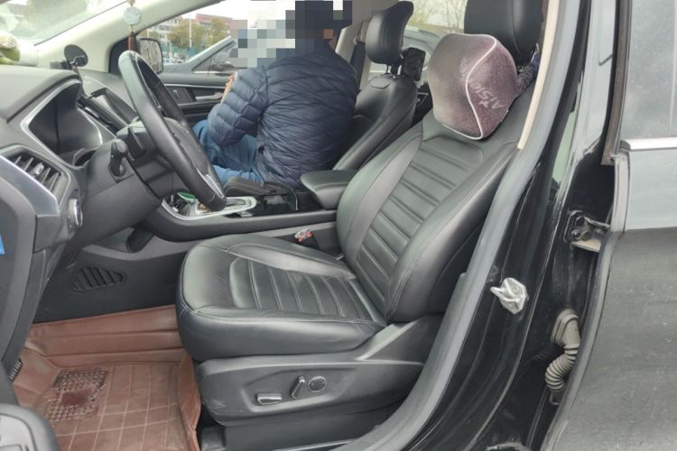 Used Ford Edge 2016 EcoBoost 245 Two-Wheel-Drive Titanium 7-Seater
