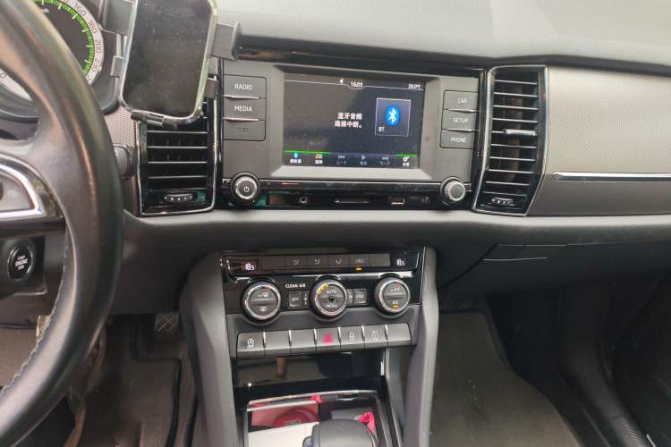 Used Skoda Kodiaq 2017 TSI330 5-Seat Two-Wheel Drive Luxury Edition Audio And AC Panel