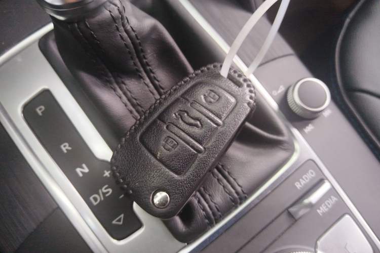 Used Audi A3 2020 Sportback 35 TFSI Fashion Edition China VI Emission Standard Vehicle Key