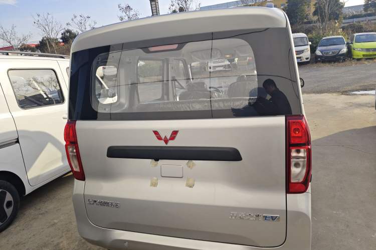 Used Wuling Zhiguang New Energy 2025 Model 305km Ambitious Edition