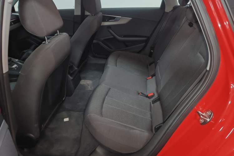 Used Audi A4L 2017 Plus 40 TFSI Ambition Model
