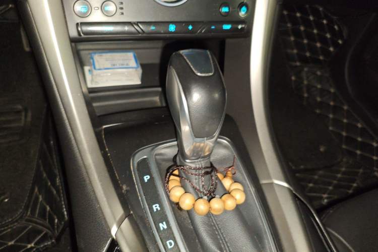Used Ford Mondeo 2013 2.0L GTDi 200 Fashion Edition Gear Lever