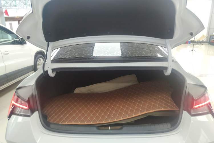 Used Hyundai Elantra 2021 1.5L CVT LUX Prestige Edition