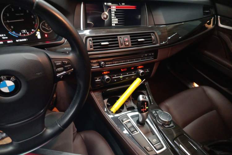 Used BMW 5 Series 2014 525Li Luxury Design Package Audio And AC Panel