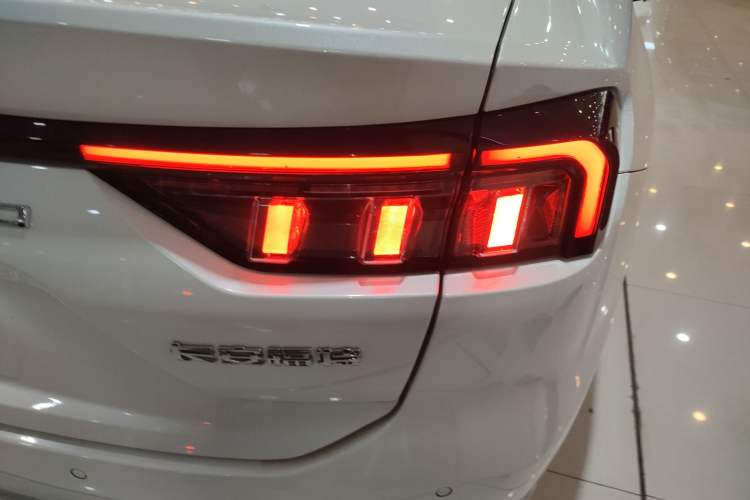 Used Ford Mondeo 2023 EcoBoost 245 Luxury Model Right Rear Taillight