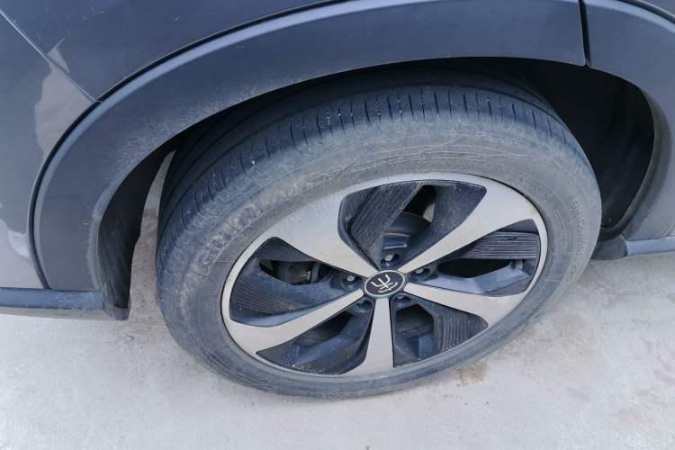 Used BYD Song PLUS New Energy 2021 DM-i 110KM Flagship PLUS Right Rear Wheel Hub