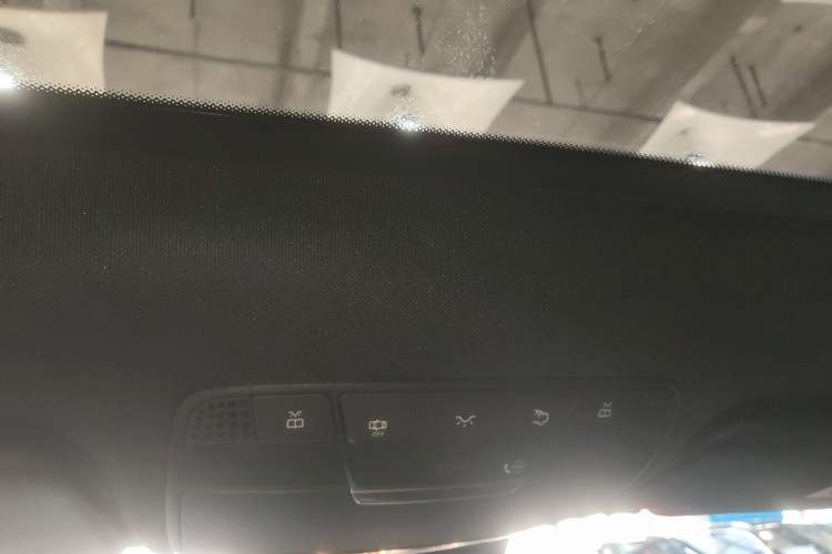 Used Mercedes-Benz GLC 2022 Facelifted GLC 260 L 4MATIC Dynamic Edition Headliner