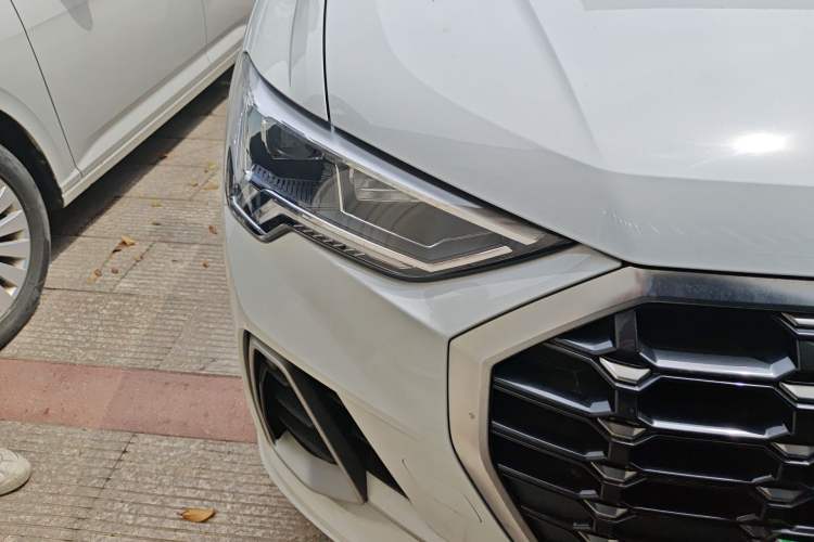 Used Audi Q3 2019 40 TFSI Fashion Dynamic Model Right Front Headlight