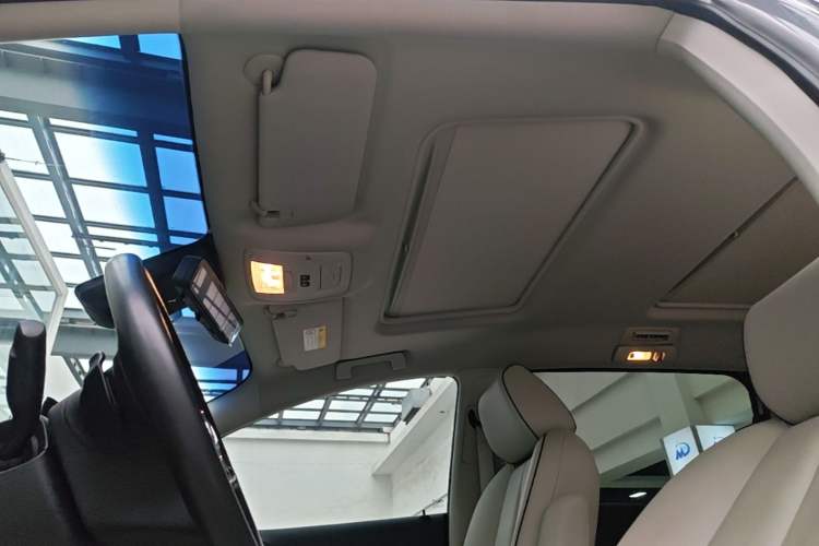 Used Buick GL8 2021 Land Cruiser Executive Class 652T Smart Luxury Model
