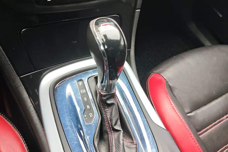 Used Buick Regal 2013 GS 2.0T Sport Edition Gear Lever