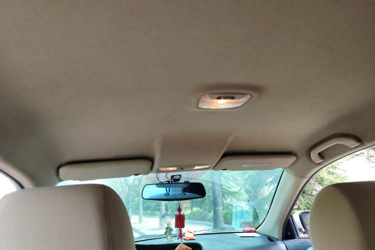 Used Soueast V5 Lingzhi 2015 1.5L Manual Comfort Model Headliner