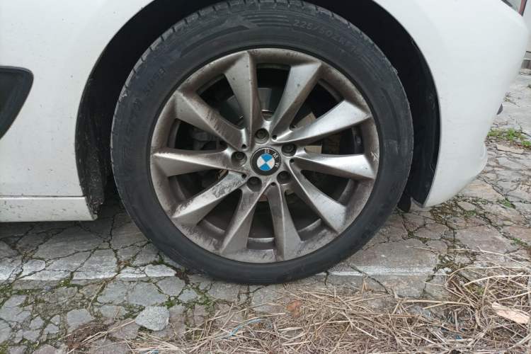 Used BMW 3 Series GT 2018 320i Sport Edition Right Front Wheel Hub