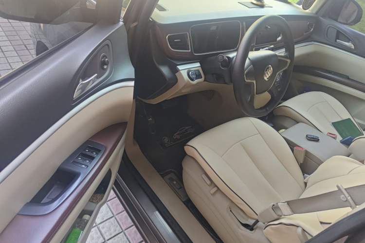 Used Buick GL8 2014 2.4L CT Luxury Business Comfort Edition
