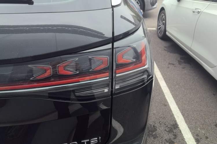 Used Volkswagen Tayron 2024 330TSI Two-Wheel Drive Luxury Plus Advanced Version Right Rear Taillight