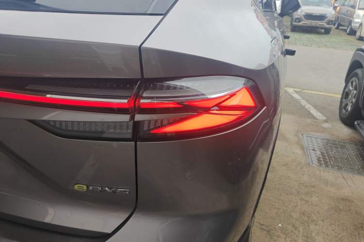 Used Roewe RX5 New Energy 2023 eRX5 Super Hybrid Premium Edition Right Rear Taillight