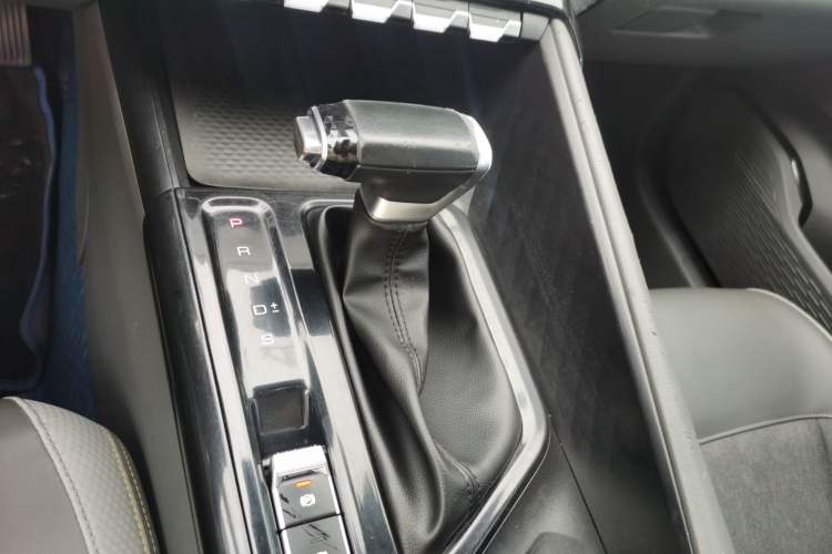 Used Baojun RC-5 2020 1.5T CVT Smart Luxury Edition Gear Lever