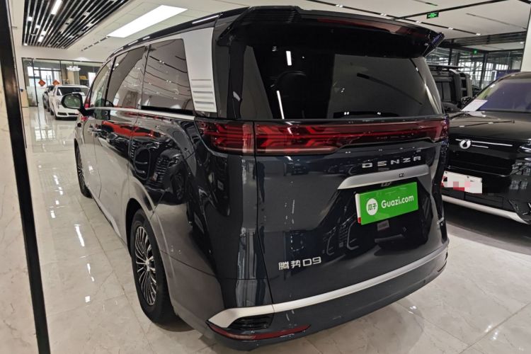 Used Denza D9 2025 DM-i Intelligent Drive 1020 Four-Wheel Drive Prestige Model