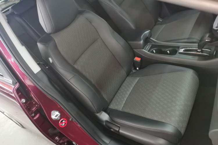 Used Honda Jade 2017 1.8L automatic Comfort version 5 seats
