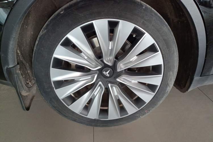 Used Tesla Model Y 2021 Standard Range Rear-Wheel Drive Version
