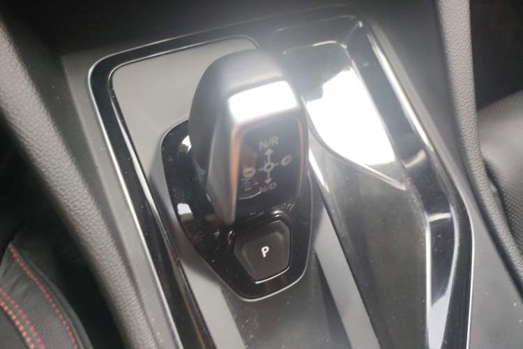 Used Lynk & Co 02 2018 1.5T DCT Two-Wheel Drive Pro Version China V Emission Standard