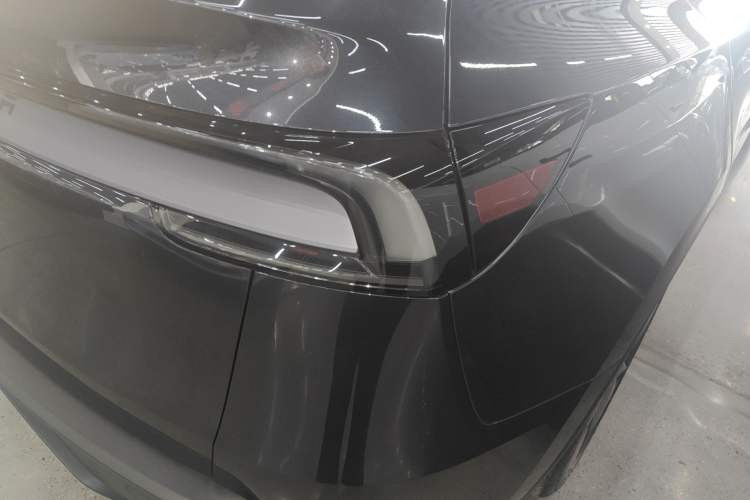 Used Tesla Model Y 2025 Rear-Wheel Drive First Edition
