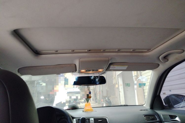 Used Volkswagen Gran Lavida 2015 1.6L Automatic Comfort Edition
