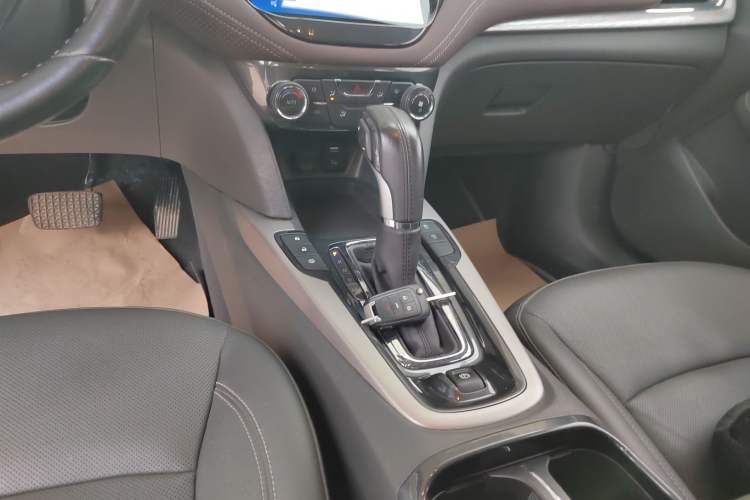 Used Chevrolet Malibu 2018 530T Automatic Fashion Edition Gear Lever