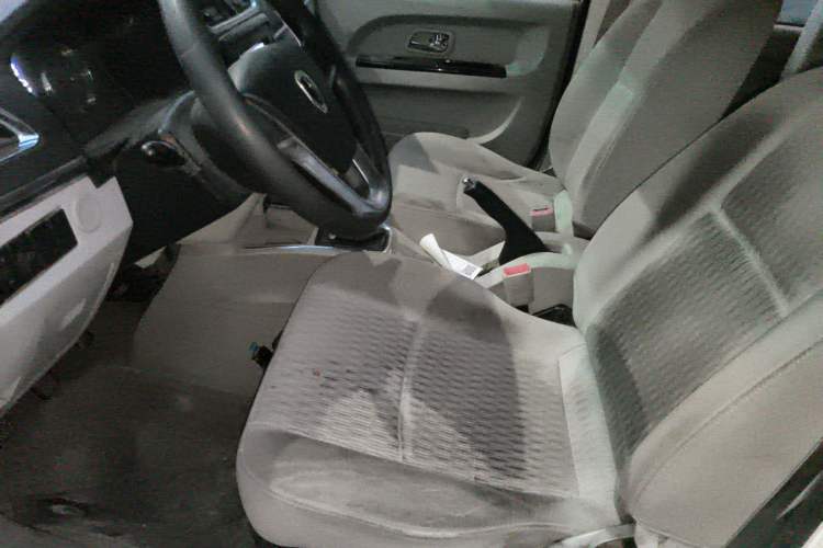 Used Jinbei New Hiace X30L 2016 1.5L Wealth Edition DLCG14 Left Front Seat